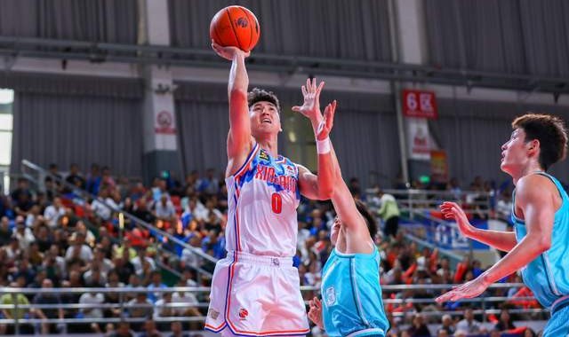 Bwin必赢-冲击季后赛难了！新疆男篮三大主力连续赛季报销，格兰也无能为力